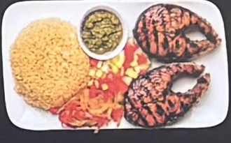 Menu Adjamé : deux darnes de thon, attiéké et condiments